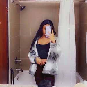 Meet your Posher, Alexia